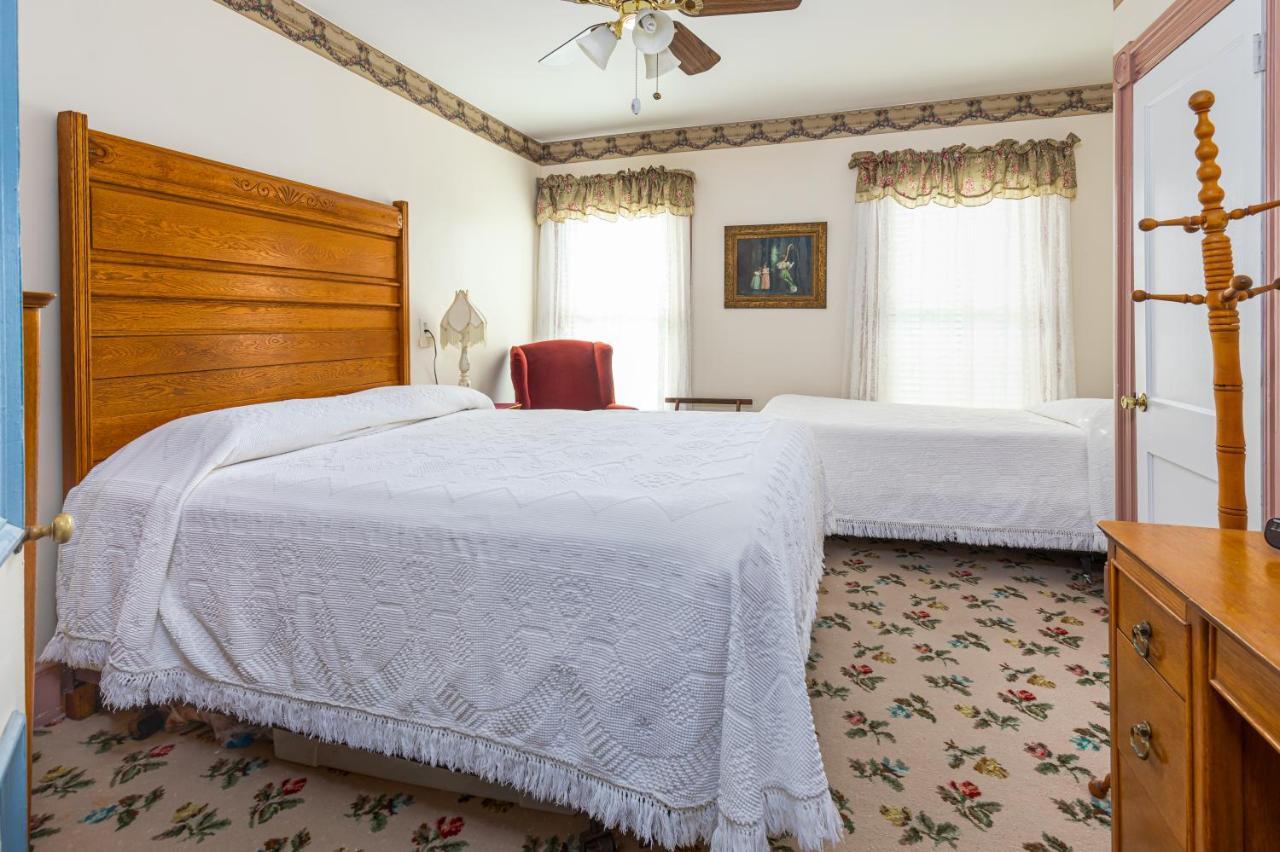 Antoinette's Apartments&Suites Cape May Extérieur photo