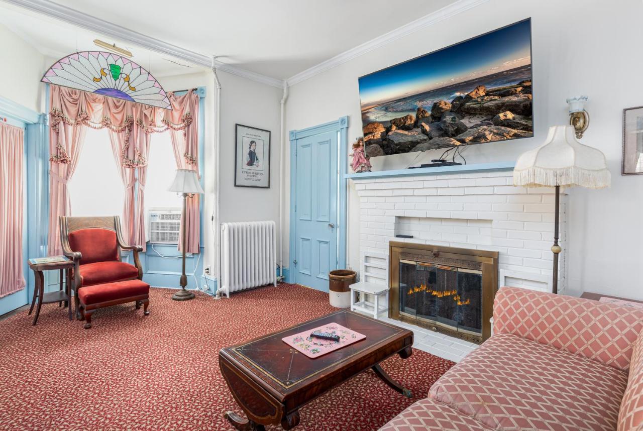 Antoinette's Apartments&Suites Cape May Extérieur photo