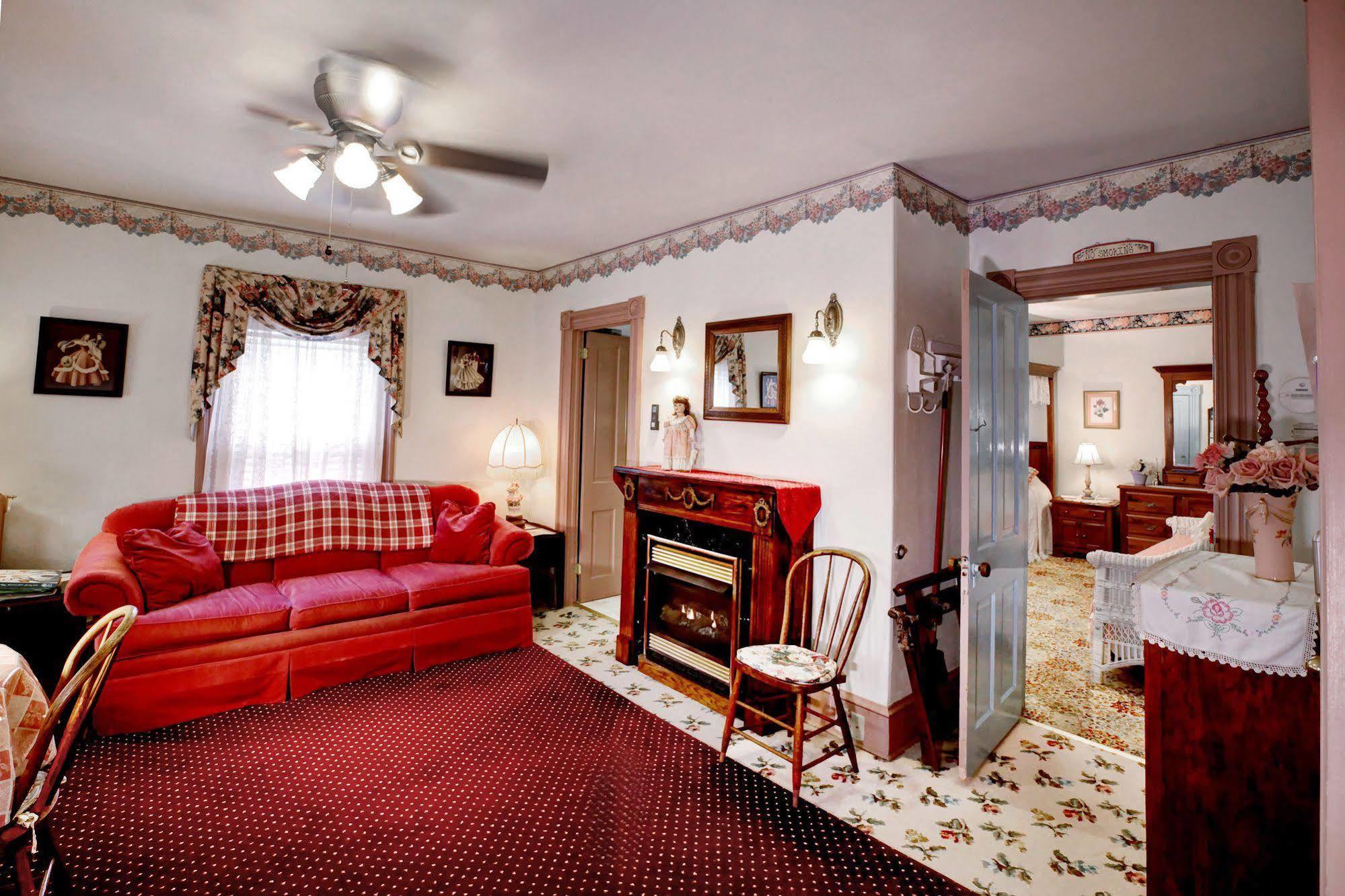 Antoinette's Apartments&Suites Cape May Extérieur photo