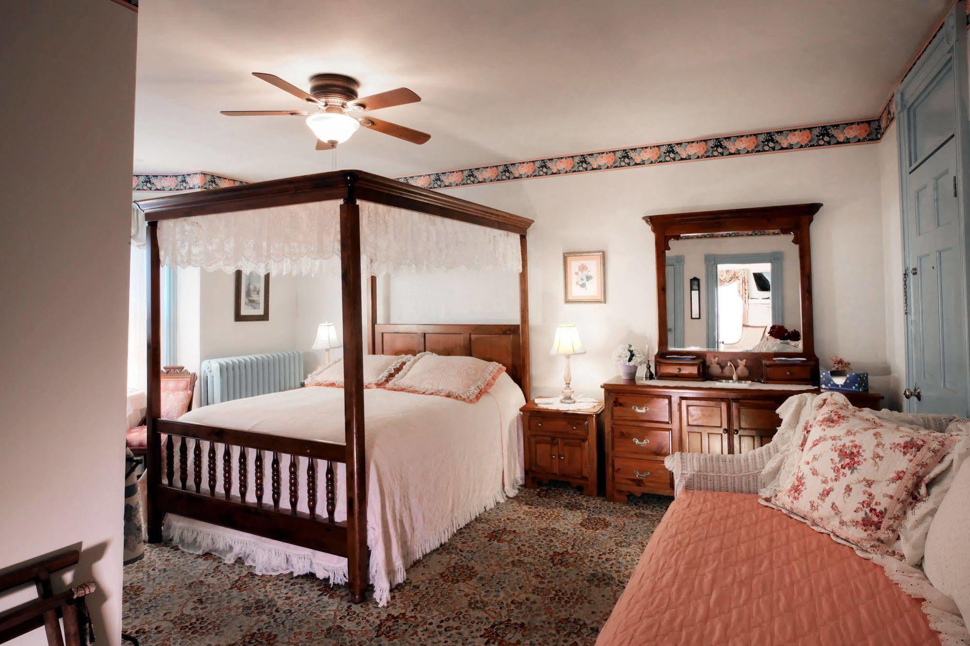 Antoinette's Apartments&Suites Cape May Extérieur photo